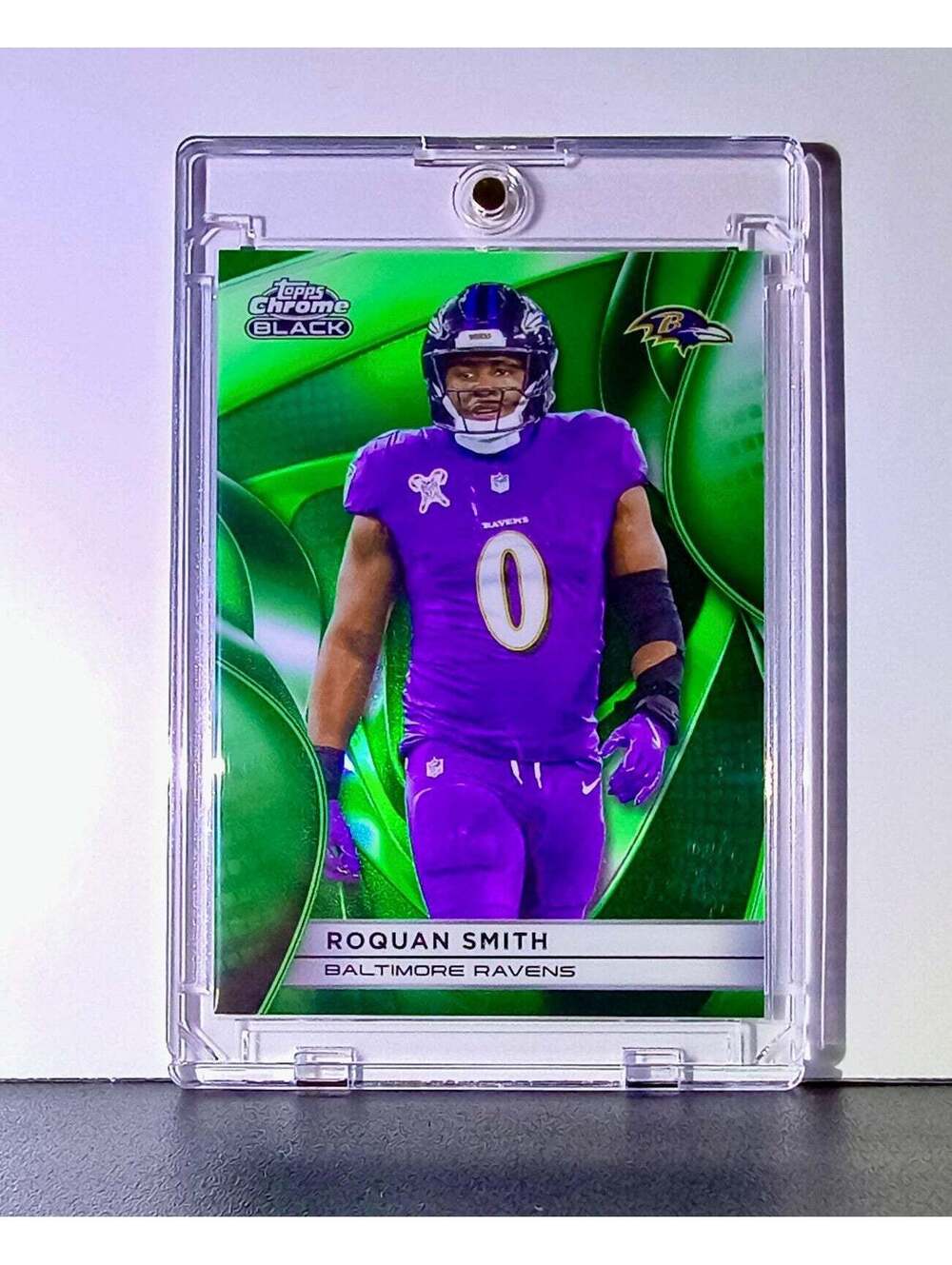 Roquan Smith 2025 NFL Topps Chrome Black #22 Green Refractor 22/99 Card Ravens